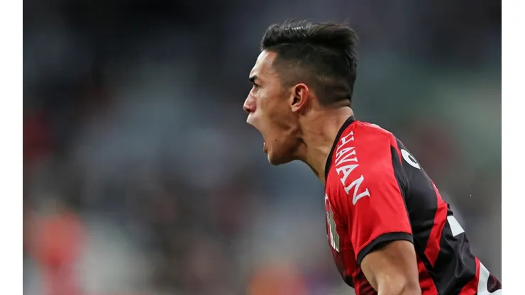 Tomás Cuello anotó un golazo para Paranaense.