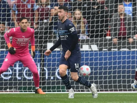 ¡Era para roja! Laporte lesionó al árbitro asistente