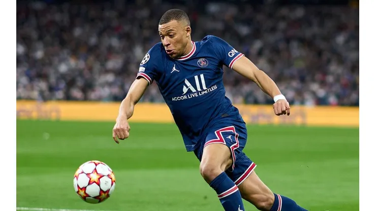 Mbappé en acción con PSG.