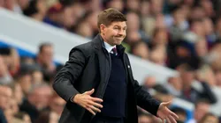 Steven Gerrard trabaja en refuerzos para Aston Villa.