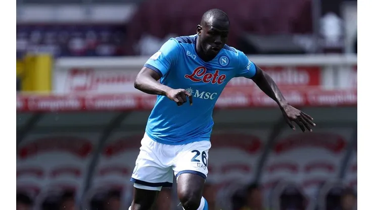 Koulibaly en acción con Napoli.