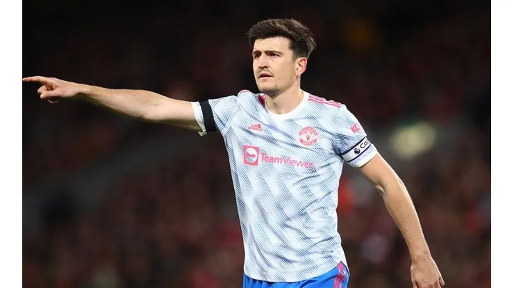 Harry Maguire en acción con Manchester United.