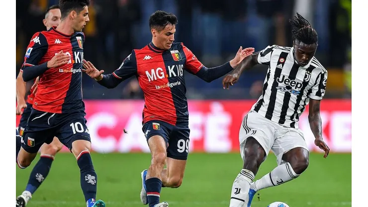 Acción de juego entre Genoa y Juventus.