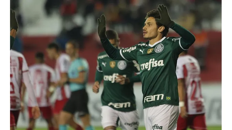 Palmeiras celebra ante Ind. Petrolero.