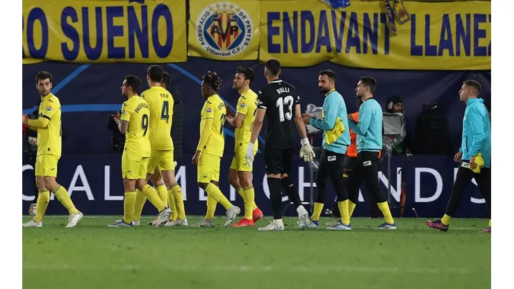 Jugadores de Villarreal le agradecieron a su hinchada.