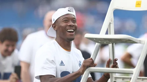 David Alaba volvió a realizar su festejo viral de silla.