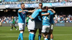 Napoli goleó a Sassuolo a falta de tres fechas para el final.