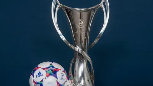 Trofeo de la Champions femenina.