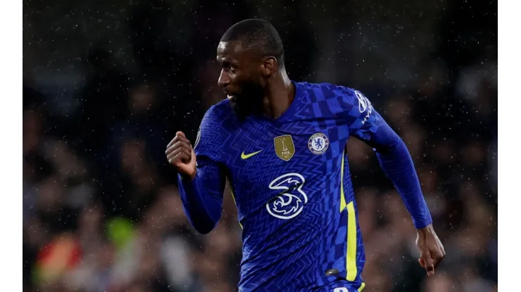 Antonio Rüdiger se va de Chelsea, que ya le busca reemplazo.