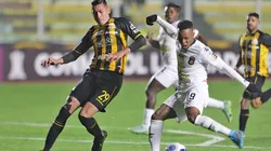 The Strongest en acción con Caracas.