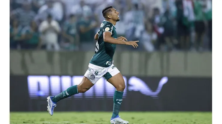 Rony en festejo con Palmeiras.