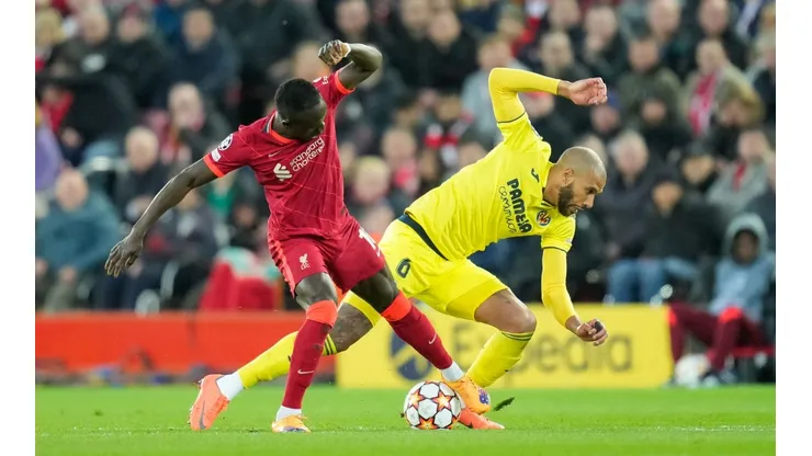 Sadio Mané y Etienne Capoue.
