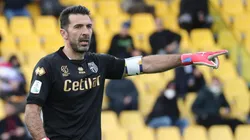 Gigi Buffon y un duro error ante Peruggia.
