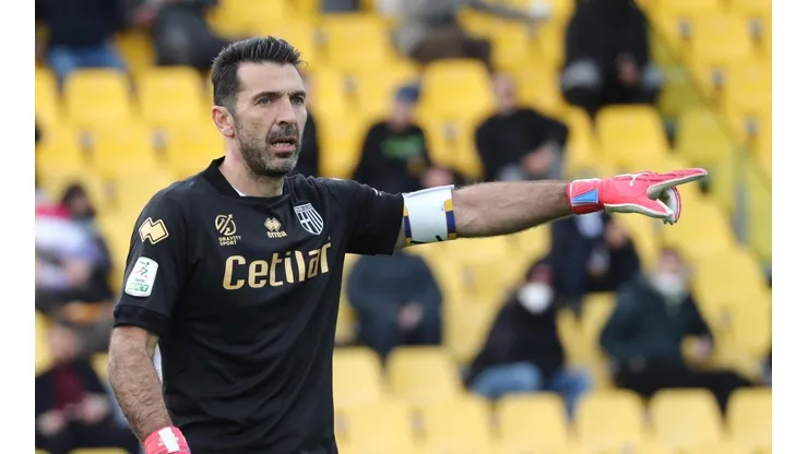 Gigi Buffon y un duro error ante Peruggia.