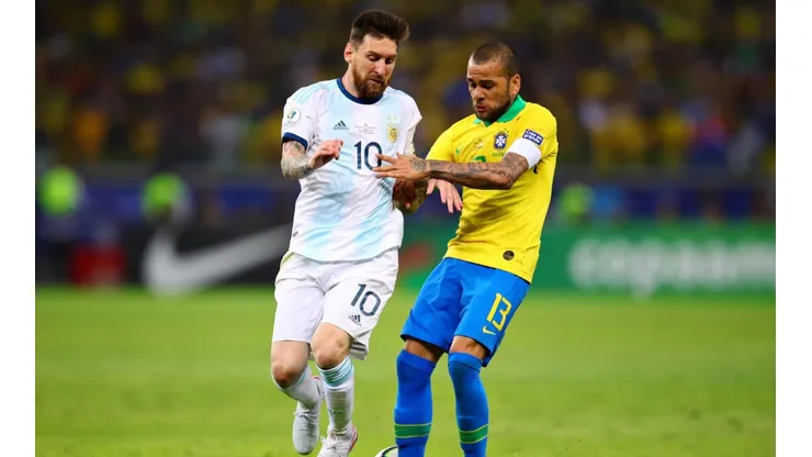 Lio Messi v Dani Alves