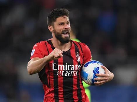 Milan ganó sobre la hora ante Lazio y recuperó la punta