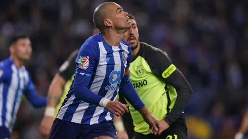 Pepe en acción con Porto ante Sporting Club.