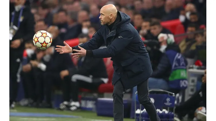 Erik ten Hag en dirección técnica.