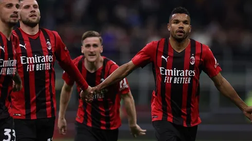 Festejo de gol de Milan.