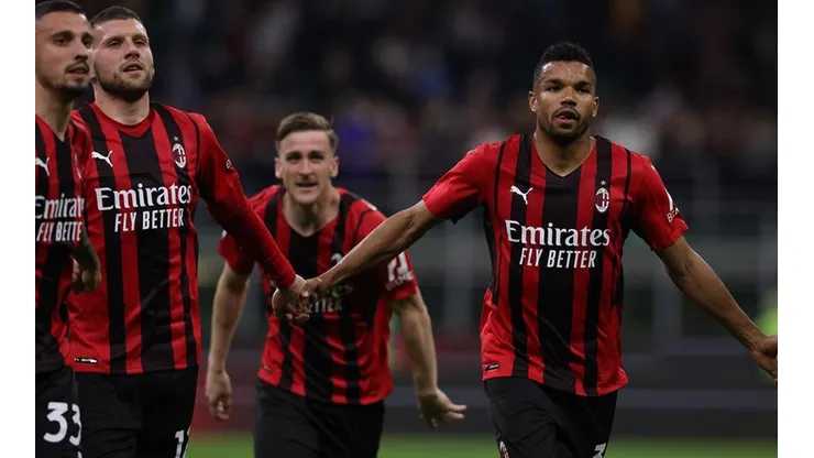 Festejo de gol de Milan.