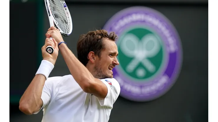 Medvédev no podrá jugar Wimbledon, al igual que todos los tenistas de Rusia y Bielorrusia.