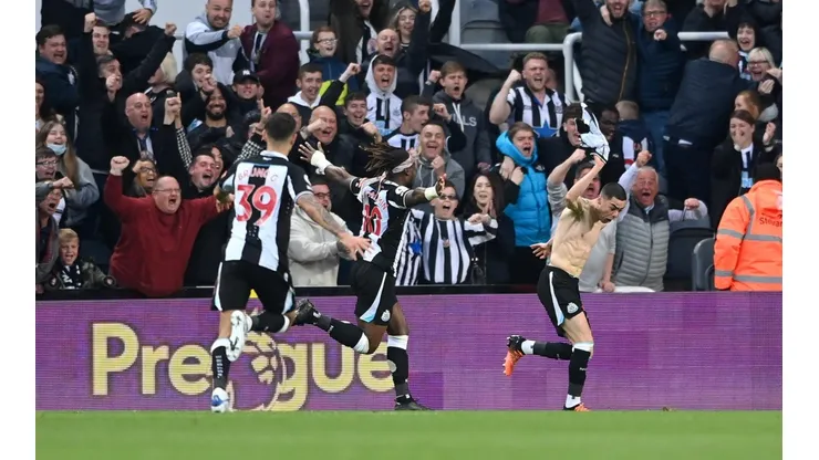 Miguel Almirón, el goleador de la noche en Newcastle.