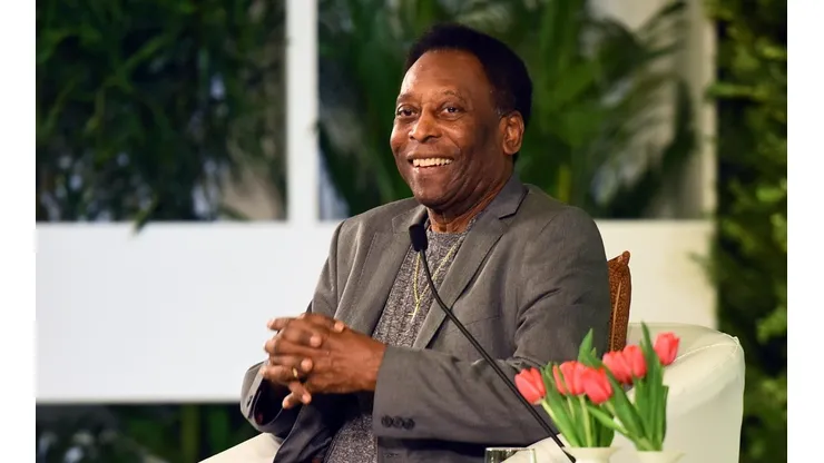 Pelé volvió a ingresar al hospital.