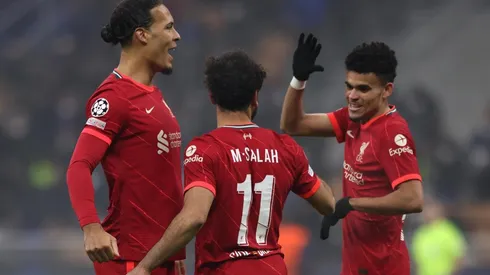 Van Dijk, Salah y Díaz celebrando para Liverpool.
