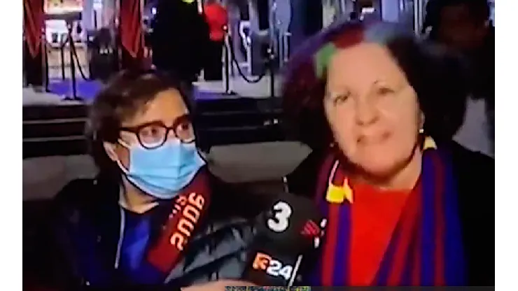 La mujer afectada por el vómito.