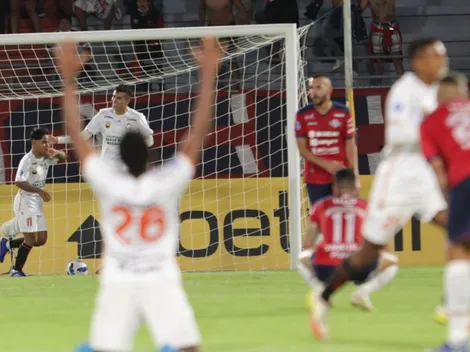 ¡Insólito! agredieron a su propio equipo en la Sudamericana