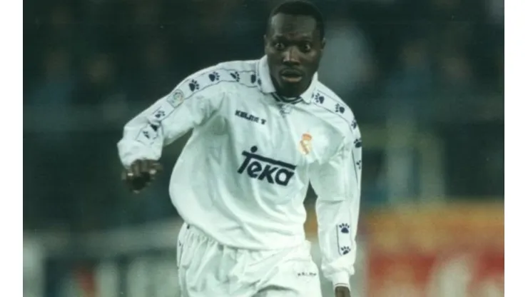 Freddy Rincón en un encuentro con Real Madrid.