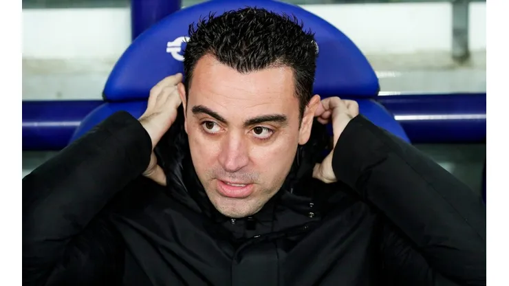 Xavi pide un defensor de la Premier League.