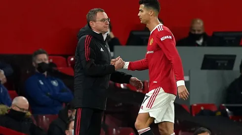 Cristiano Ronaldo con el entrenador saliente, Ralf Rangnick.