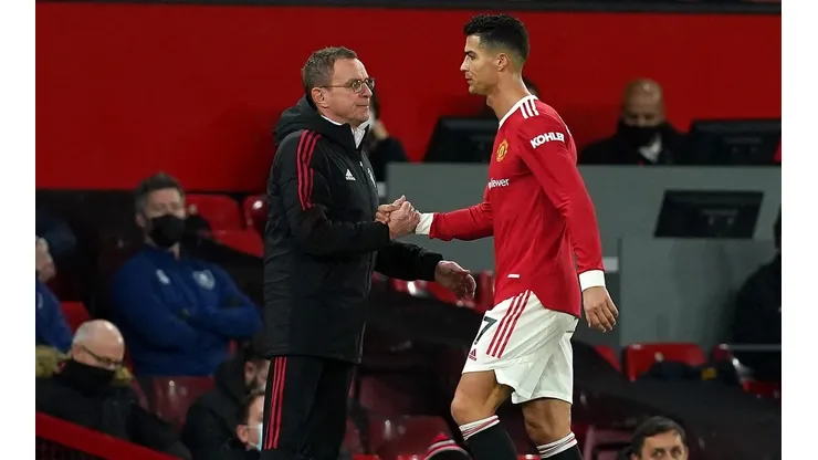 Cristiano Ronaldo con el entrenador saliente, Ralf Rangnick.