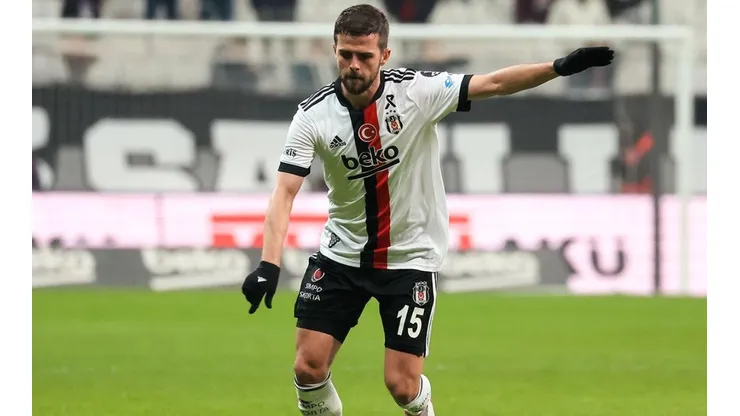 Pjanic en acción con Besiktas.