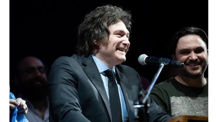 Javier Milei sortea su sueldo de marzo.