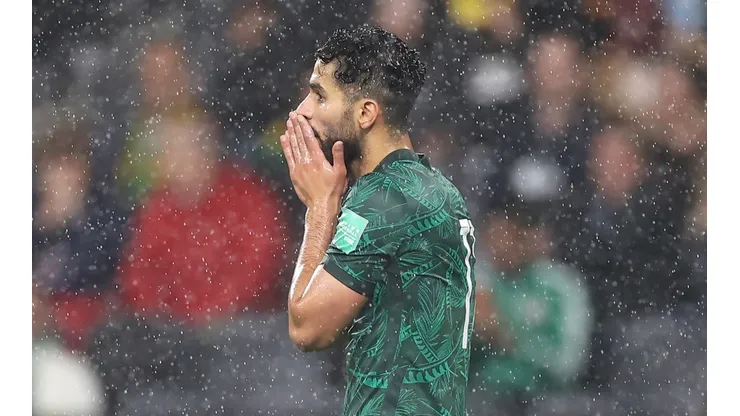 Saleh Al-Shehri estará varios meses fuera de la cancha.