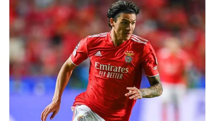 Núñez en acción con Benfica.