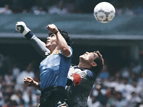 Una pieza de la historia: subastan la camiseta de Maradona de la "Mano de Dios"