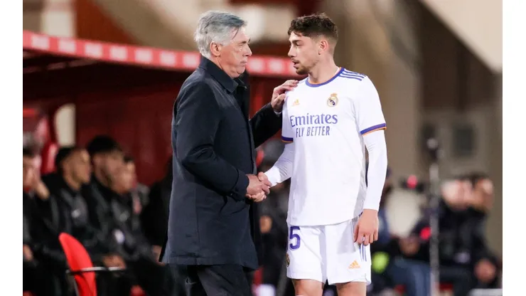 Fede Valverde y Carlo Ancelotti.