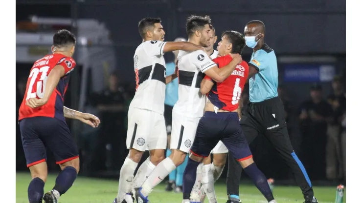 Cruce entre Alejandro Silva y Rafael Carrascal.