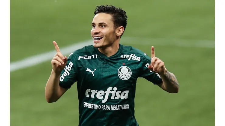 Raphael Veiga, autor de un doblete.