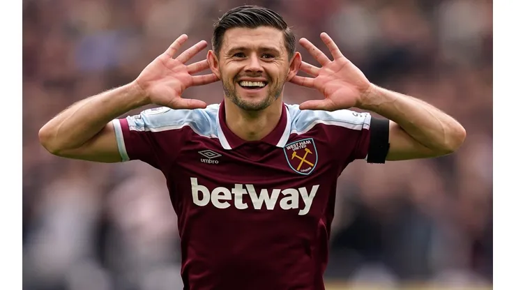 Aaron Cresswell de Aston Villa