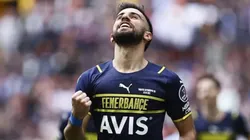 Diego Rossi convirtió un golazo en la goleada del Fenerbahçe.