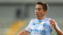 Carlos de Pena con la camiseta de Dinamo de Kiev.