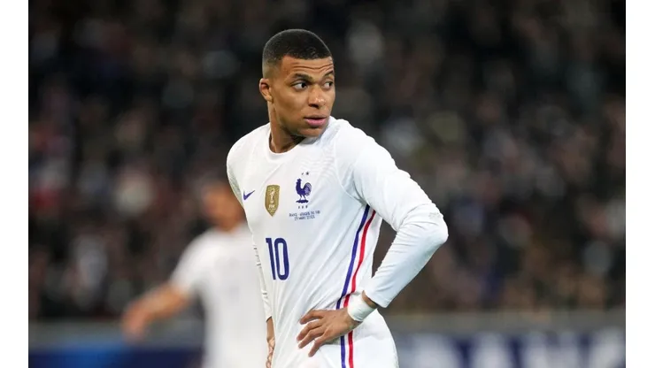 Kylian Mbappé se le plantó a la selección de Francia.
