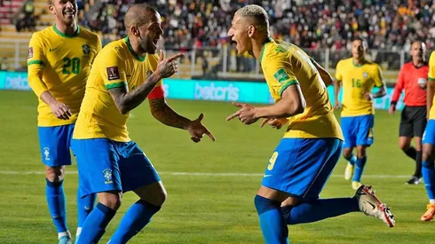 Festejo de gol de Brasil.