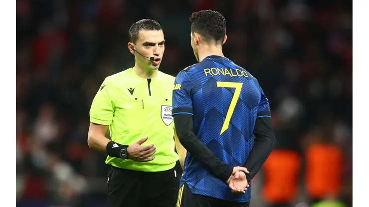 Ovidiu Hategan, dirigió el partido de vuelta entre el Atlético de Madrid y el Manchester United por la Champions.