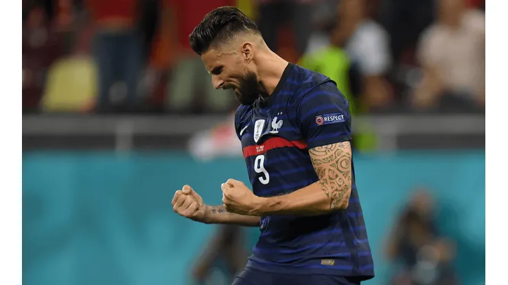 Giroud en festejo con Francia.