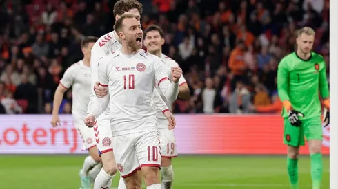 Eriksen en festejo de gol.